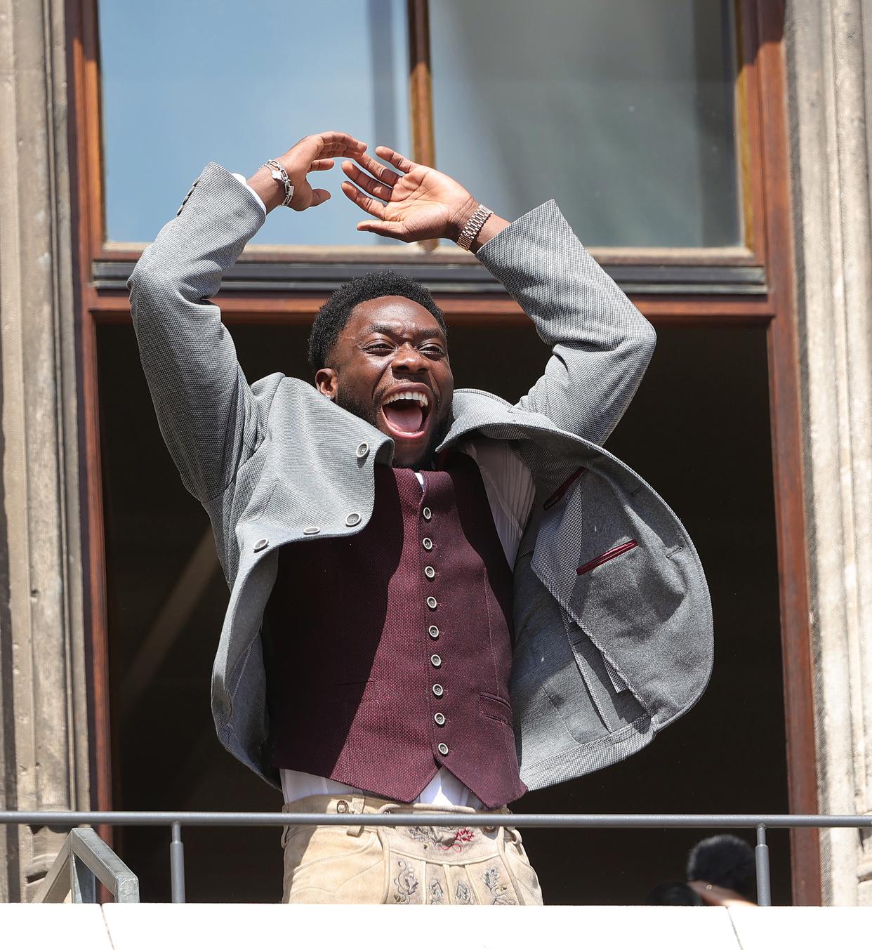 关于拜仁慕尼黑发布备战花絮，冲刺阶段官宣签约，欧联任务艰巨，资深球员宣示担当的信息-AYX SPORTS