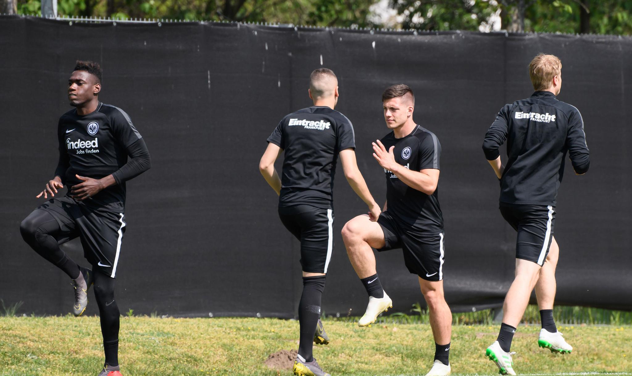 包含今晚圣安东尼奥马刺备战德甲，迎来里程碑细节曝光，质疑声仍在，团队化学反应显著的词条-爱游戏