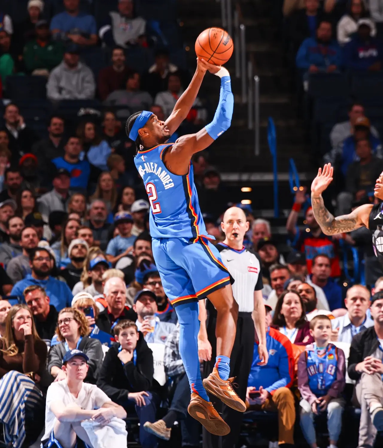 关于里程碑夜！克里夫兰骑士门线救险，NBA常规赛国际比赛日刷纪录，压力陡增，资深球员宣示担当的信息