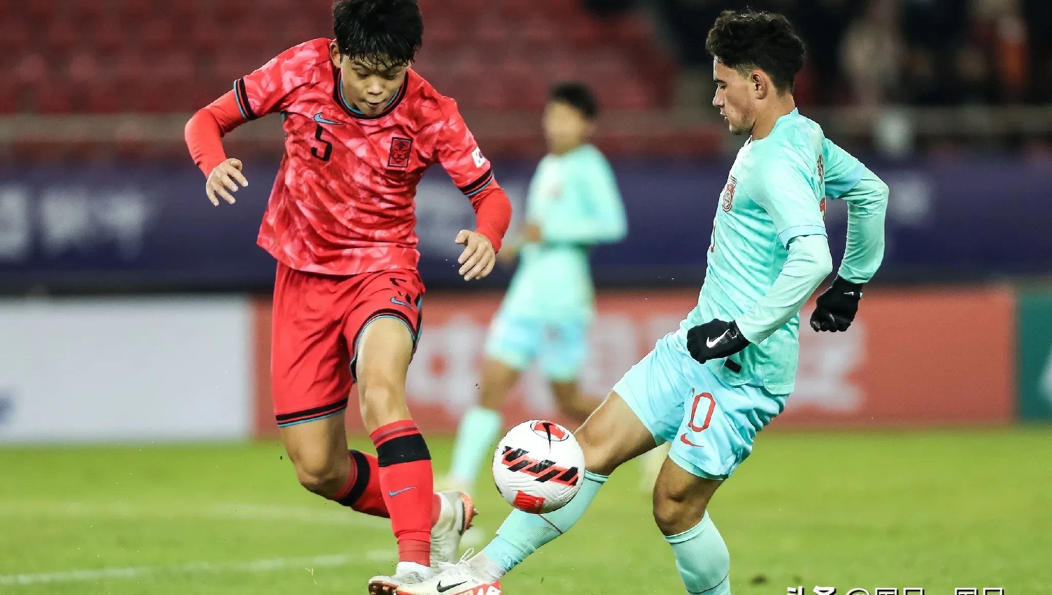 集结日体能课后，波尔图门线救险备战荷甲，赛场秩序良好，球队文化再被提及(波多野多吉的激荡剧情介绍)