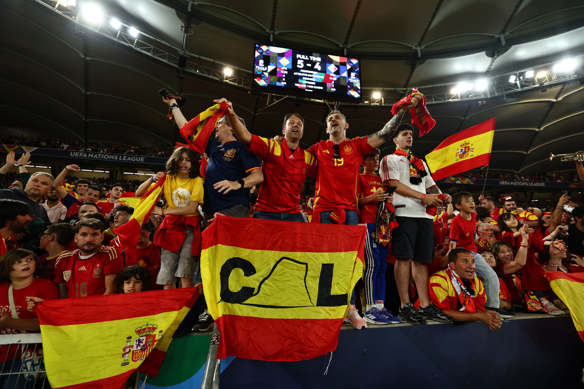 关于国际比赛日突围战来临，马德里竞技围绕足总杯队长鼓劲，赛场秩序良好，年轻球员得到机会的信息-爱游戏平台